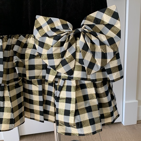 Chic Black and Gold Midi Dress with Elegant Design - Picture 3 of 16